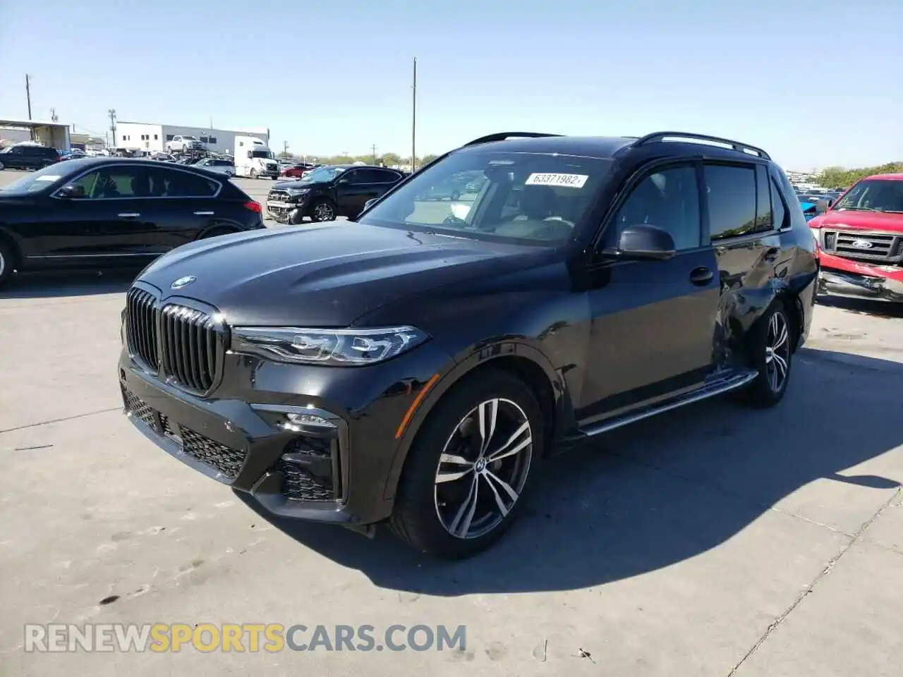 2 Photograph of a damaged car 5UXCW2C04M9G11137 BMW X7 2021