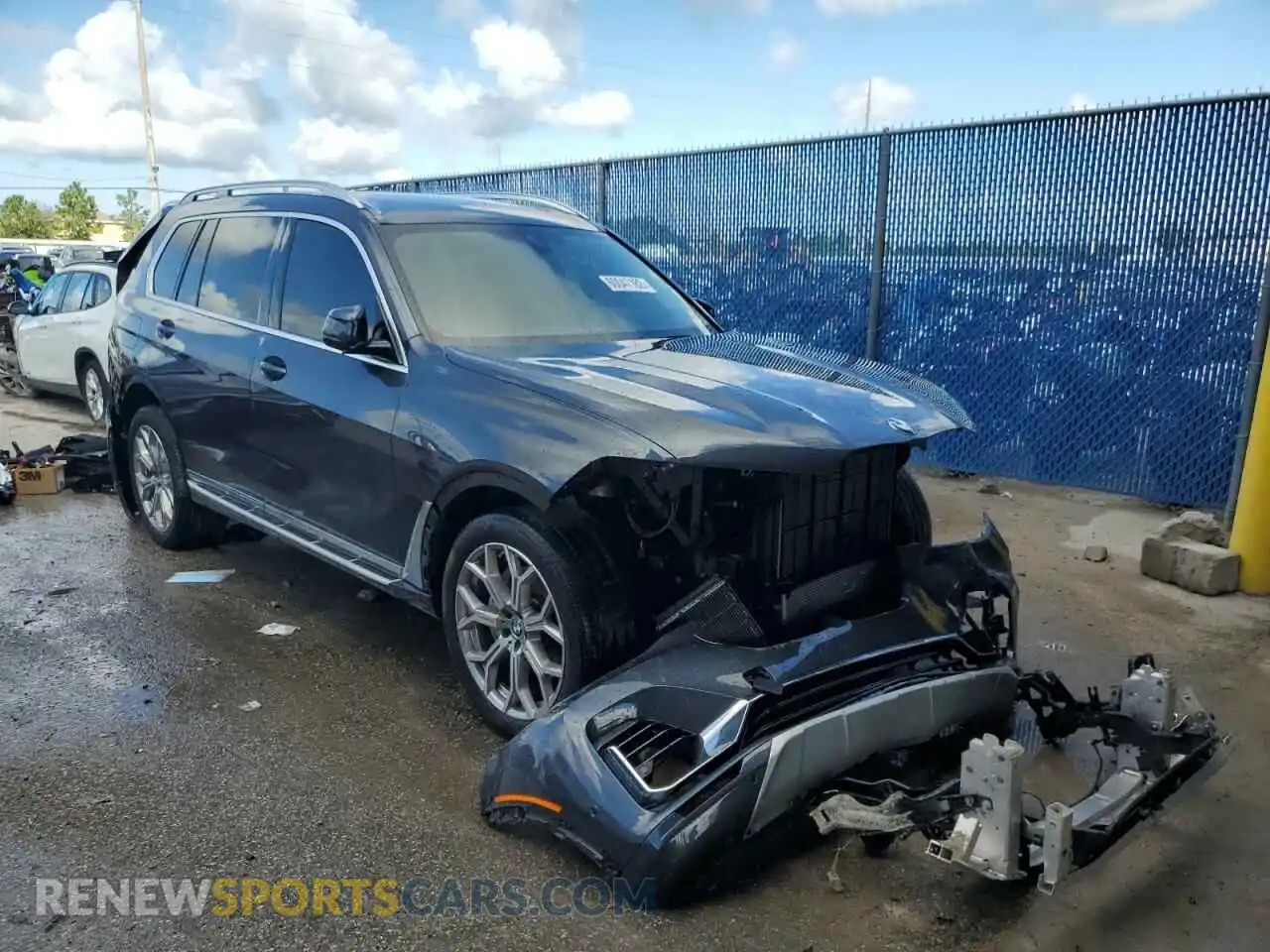 1 Photograph of a damaged car 5UXCW2C04M9G13793 BMW X7 2021