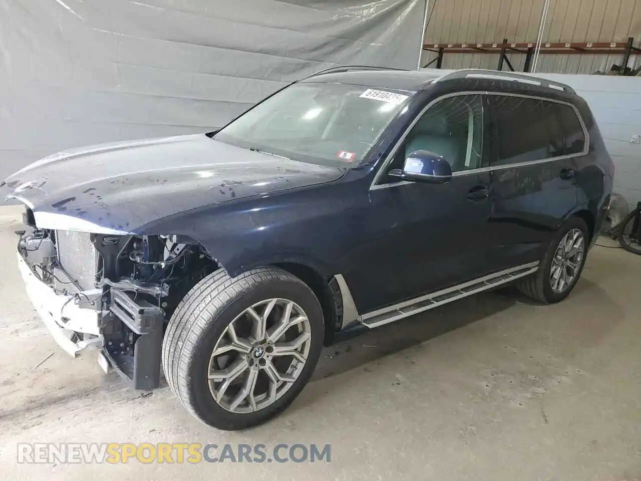 1 Photograph of a damaged car 5UXCW2C05M9E26756 BMW X7 2021