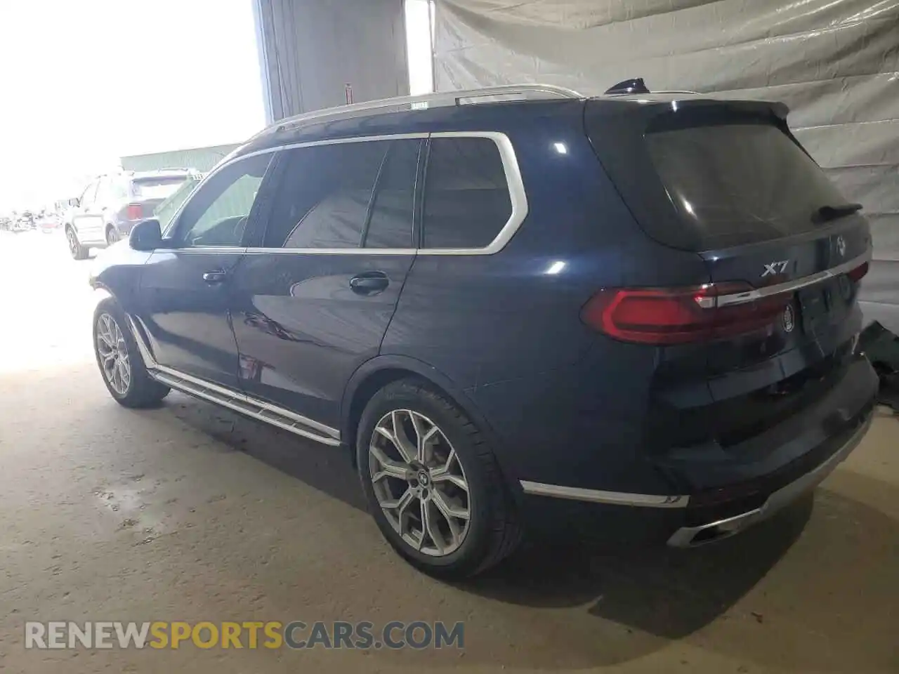 2 Photograph of a damaged car 5UXCW2C05M9E26756 BMW X7 2021
