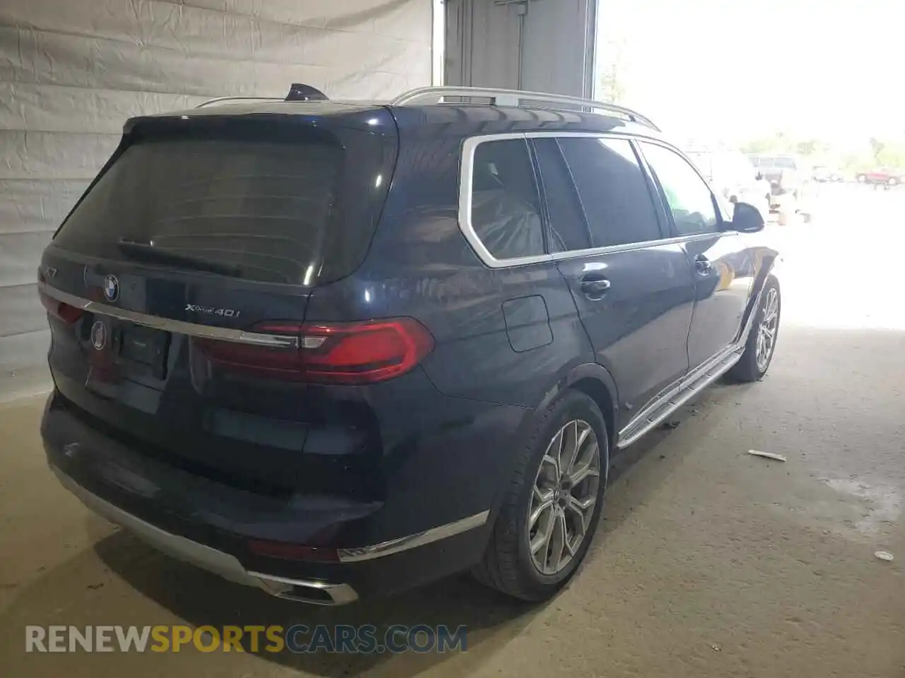 3 Photograph of a damaged car 5UXCW2C05M9E26756 BMW X7 2021