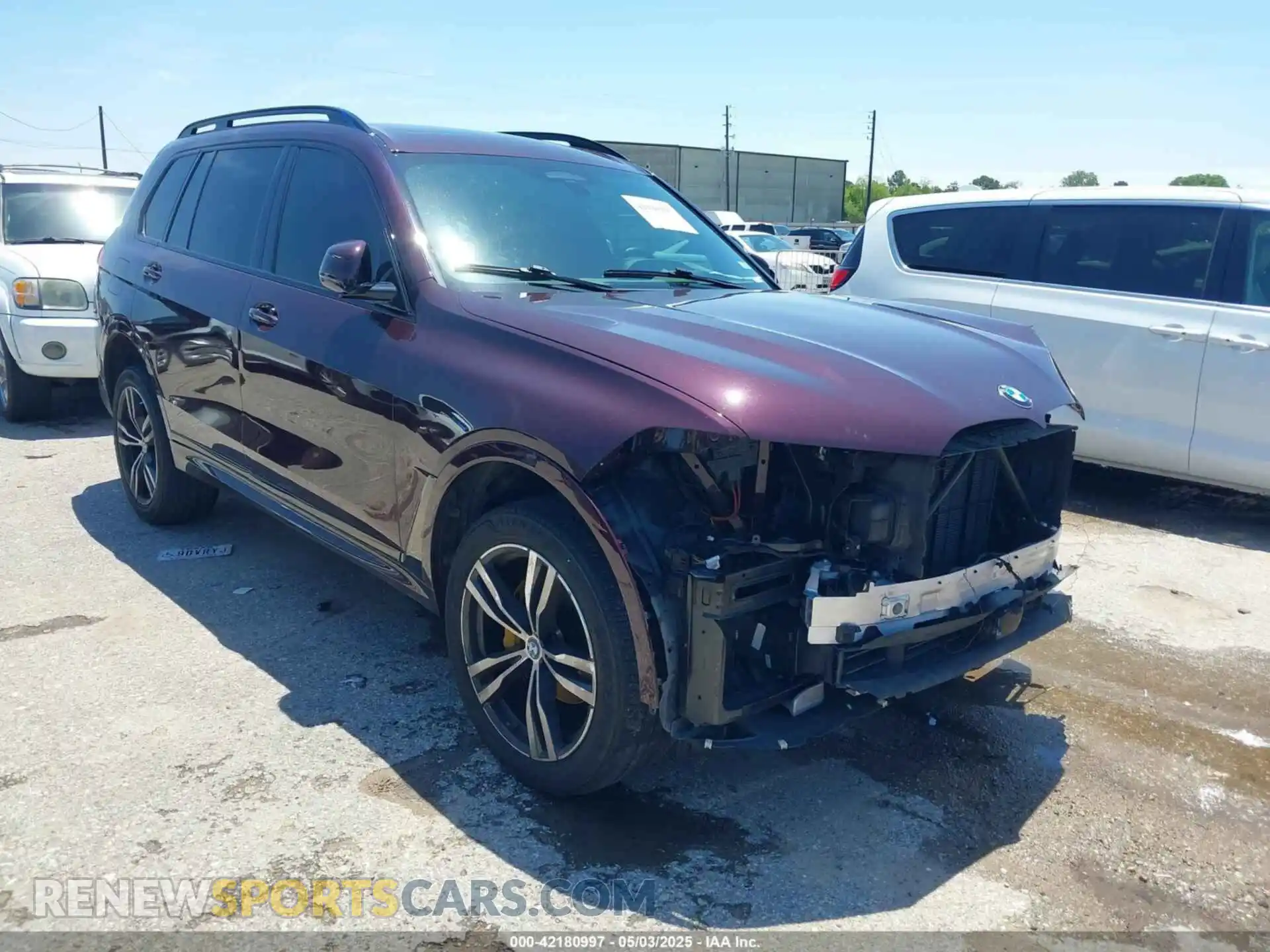 1 Photograph of a damaged car 5UXCW2C05M9F41986 BMW X7 2021