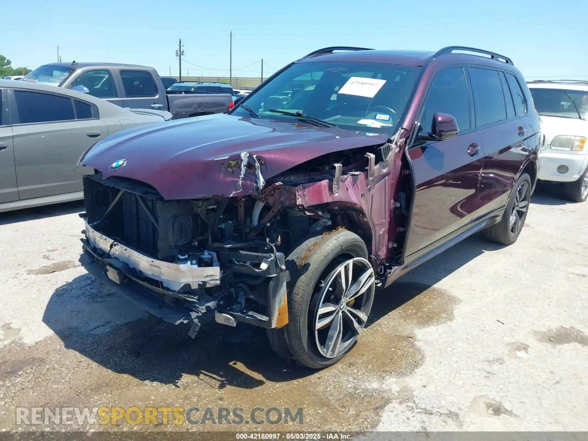 2 Photograph of a damaged car 5UXCW2C05M9F41986 BMW X7 2021