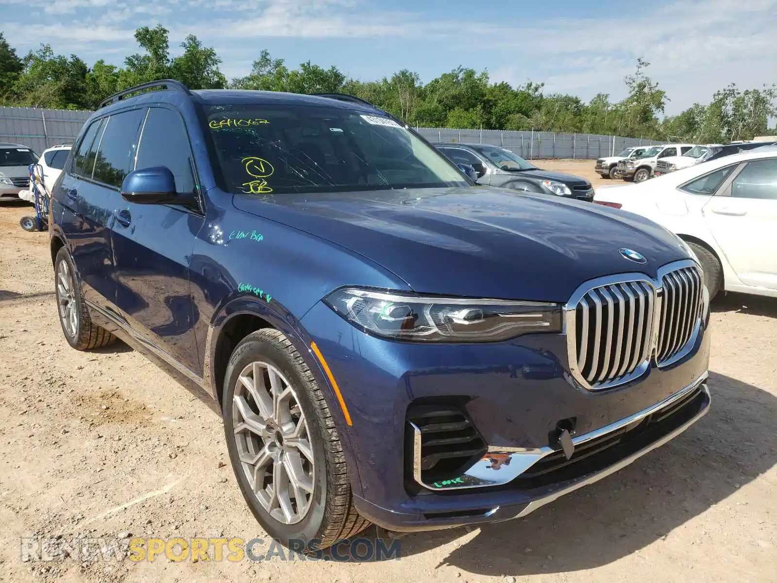 1 Photograph of a damaged car 5UXCW2C05M9G41067 BMW X7 2021