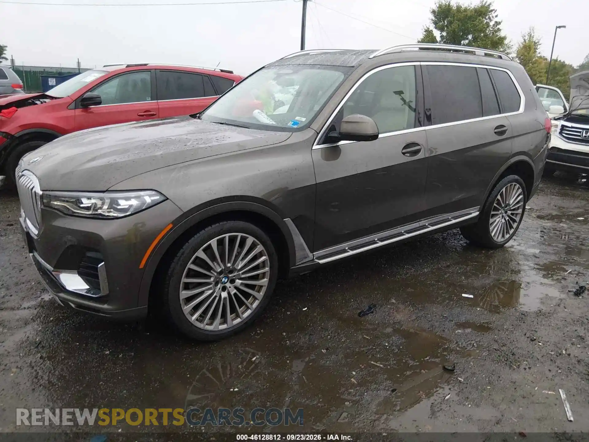 2 Photograph of a damaged car 5UXCW2C05M9H21078 BMW X7 2021