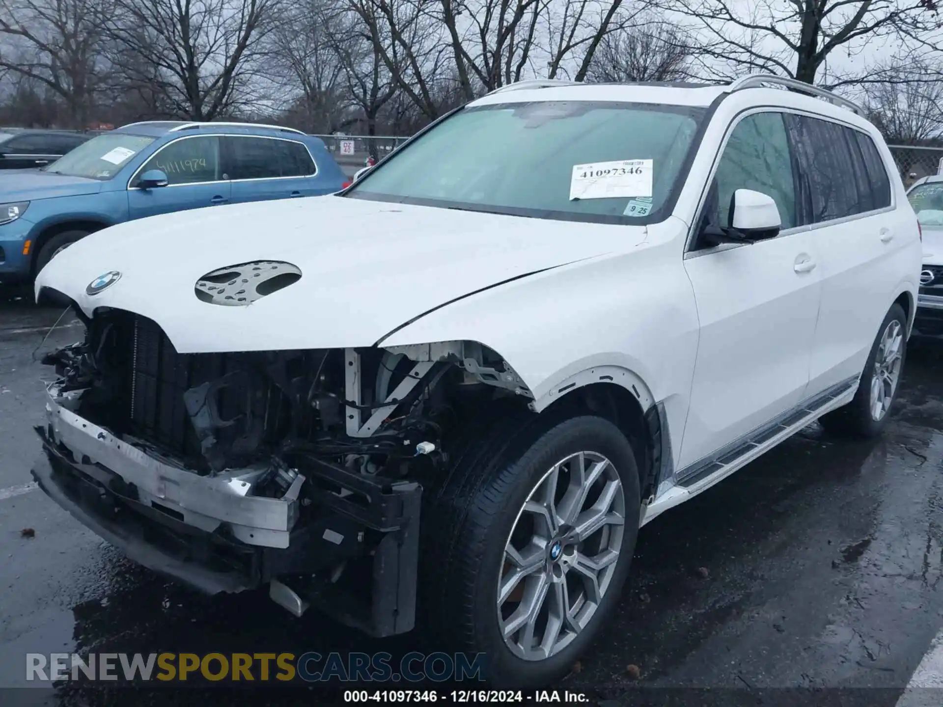 2 Photograph of a damaged car 5UXCW2C06M9D88695 BMW X7 2021