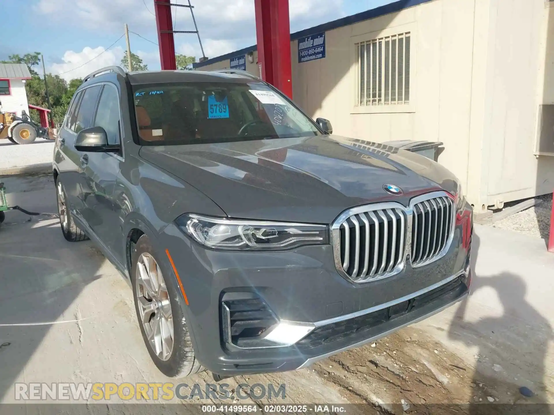 1 Photograph of a damaged car 5UXCW2C06M9F88394 BMW X7 2021