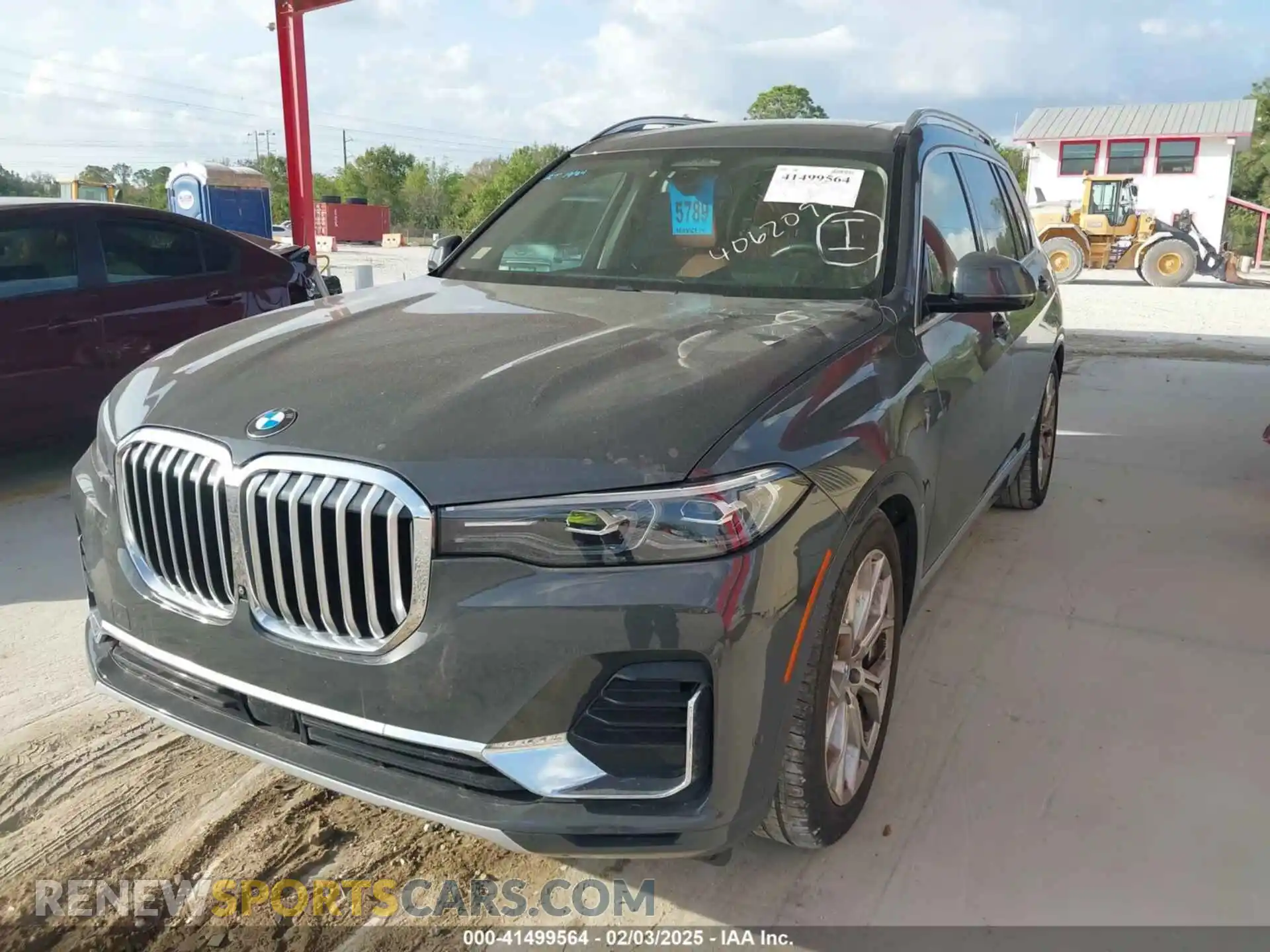 2 Photograph of a damaged car 5UXCW2C06M9F88394 BMW X7 2021