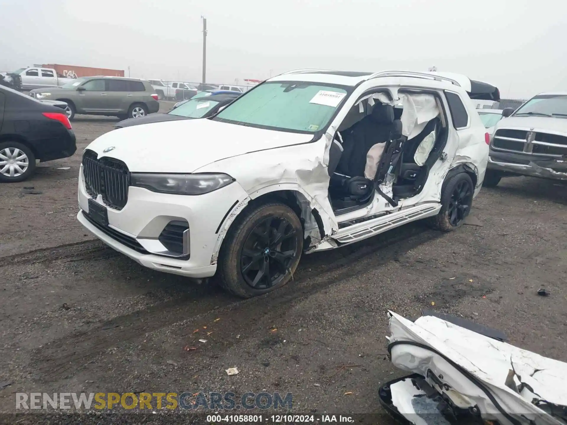 2 Photograph of a damaged car 5UXCW2C06M9G52157 BMW X7 2021