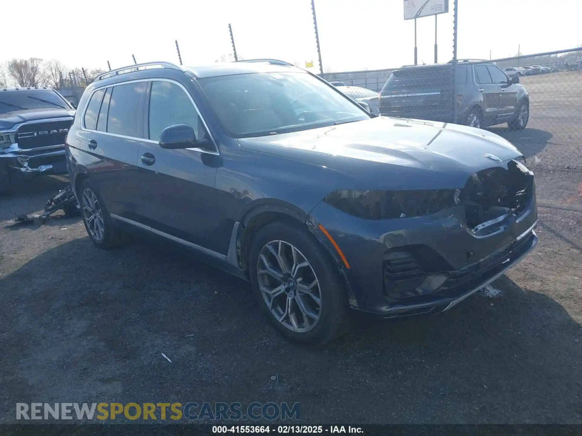 1 Photograph of a damaged car 5UXCW2C06M9H03043 BMW X7 2021