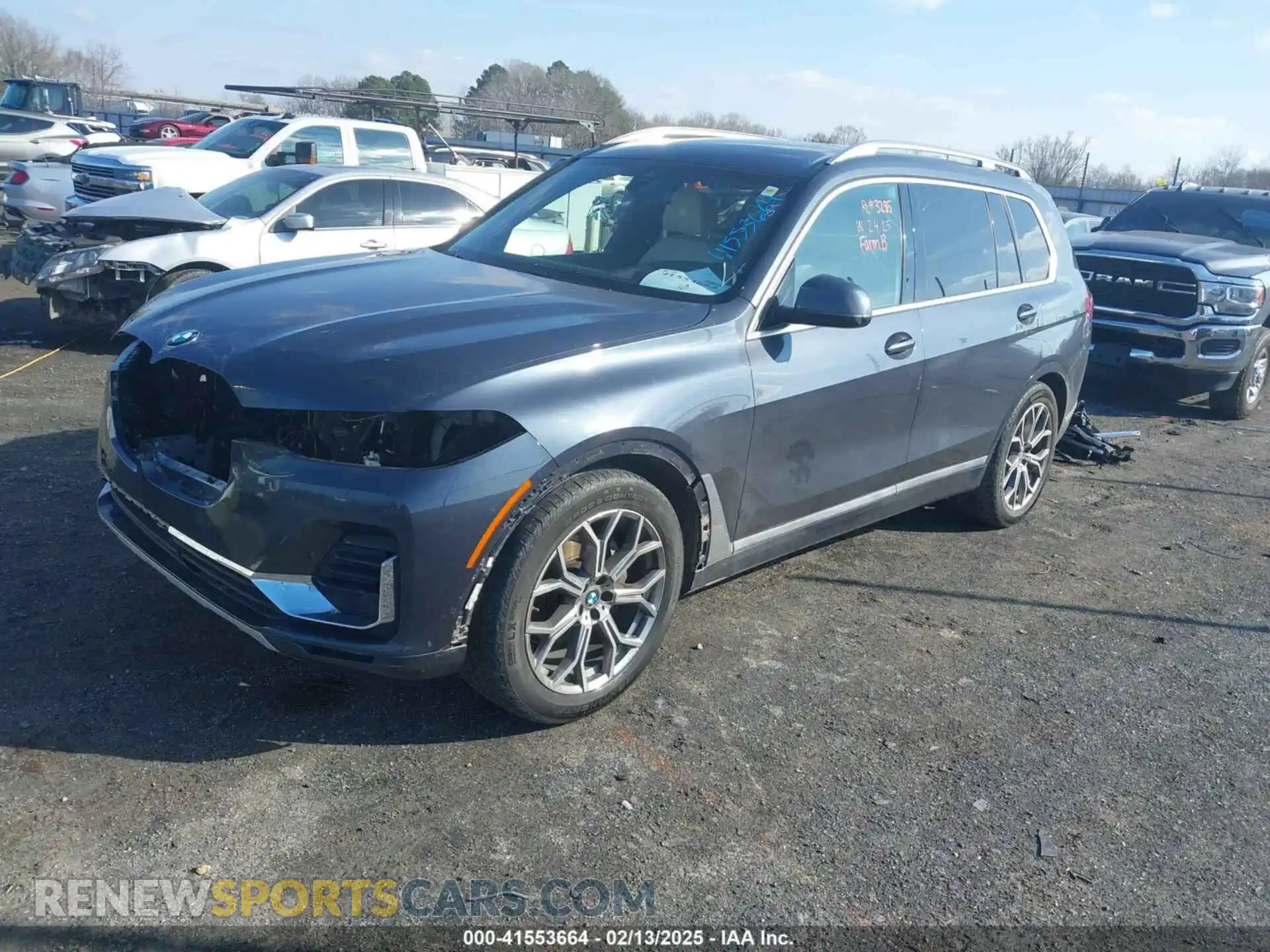 2 Photograph of a damaged car 5UXCW2C06M9H03043 BMW X7 2021