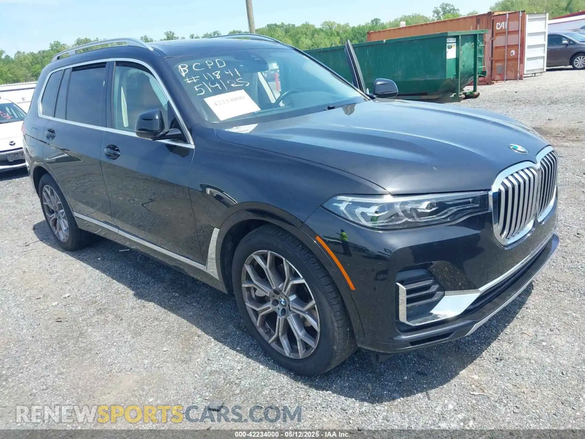1 Photograph of a damaged car 5UXCW2C06M9H47267 BMW X7 2021