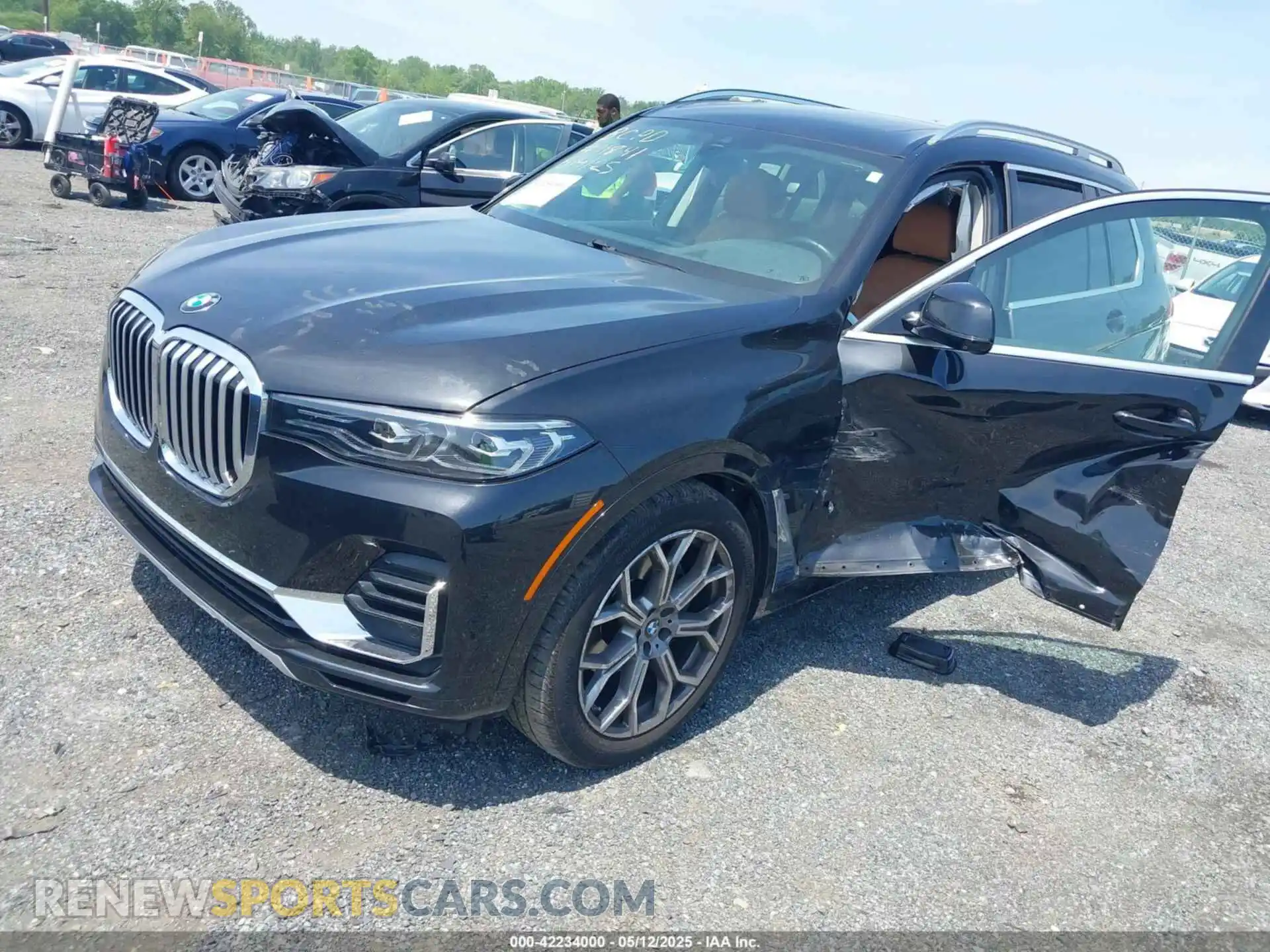 2 Photograph of a damaged car 5UXCW2C06M9H47267 BMW X7 2021