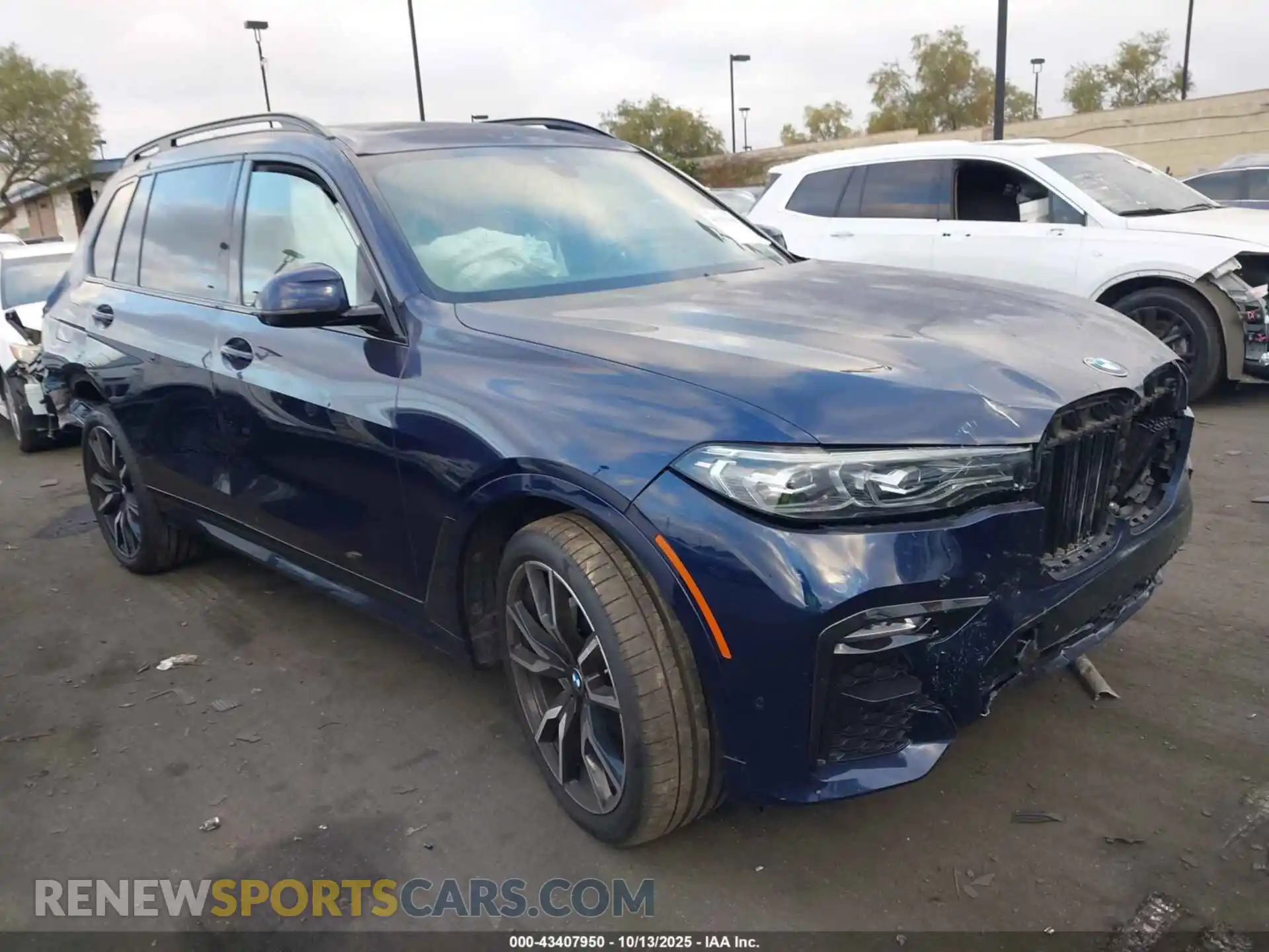 1 Photograph of a damaged car 5UXCW2C07M9G41278 BMW X7 2021