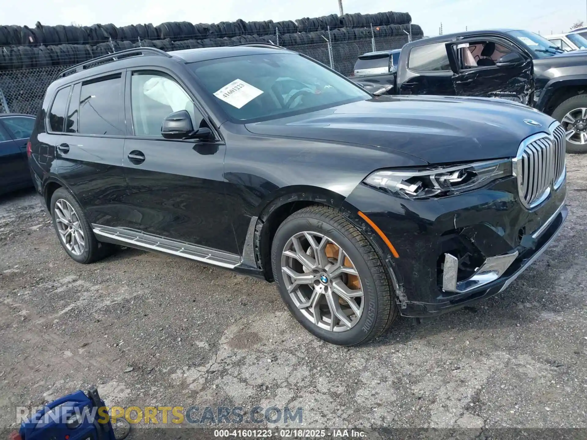 1 Photograph of a damaged car 5UXCW2C08M9E57046 BMW X7 2021