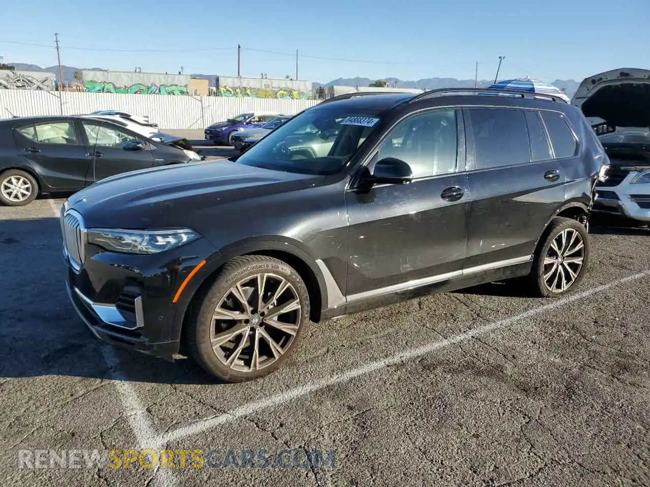 1 Photograph of a damaged car 5UXCW2C08M9F01109 BMW X7 2021