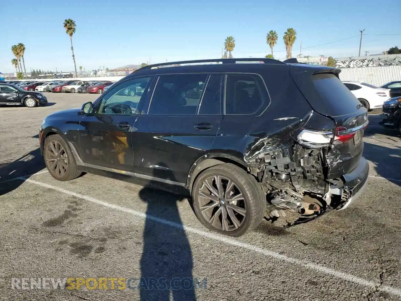 2 Photograph of a damaged car 5UXCW2C08M9F01109 BMW X7 2021