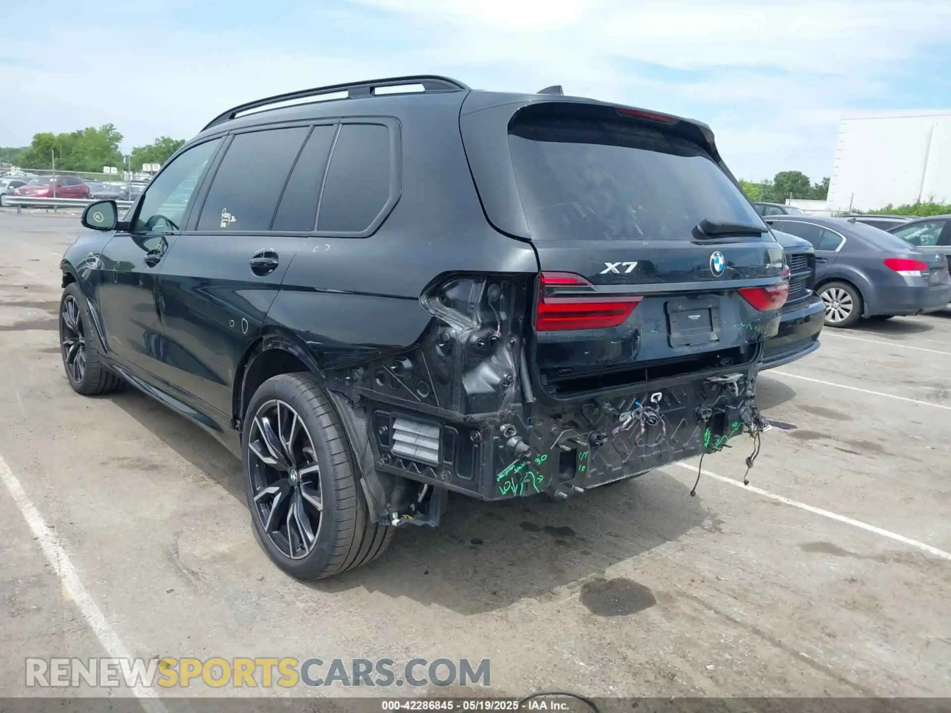 3 fotografías del automóvil dañado 5UXCW2C08M9H62269 BMW X7 2021