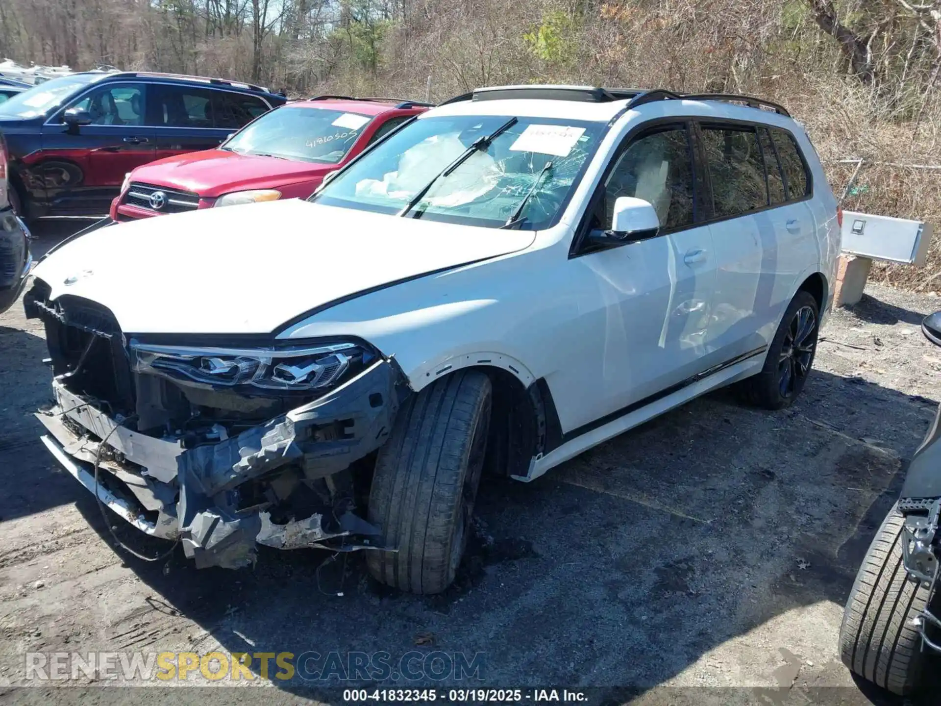 2 Photograph of a damaged car 5UXCW2C09M9E24556 BMW X7 2021