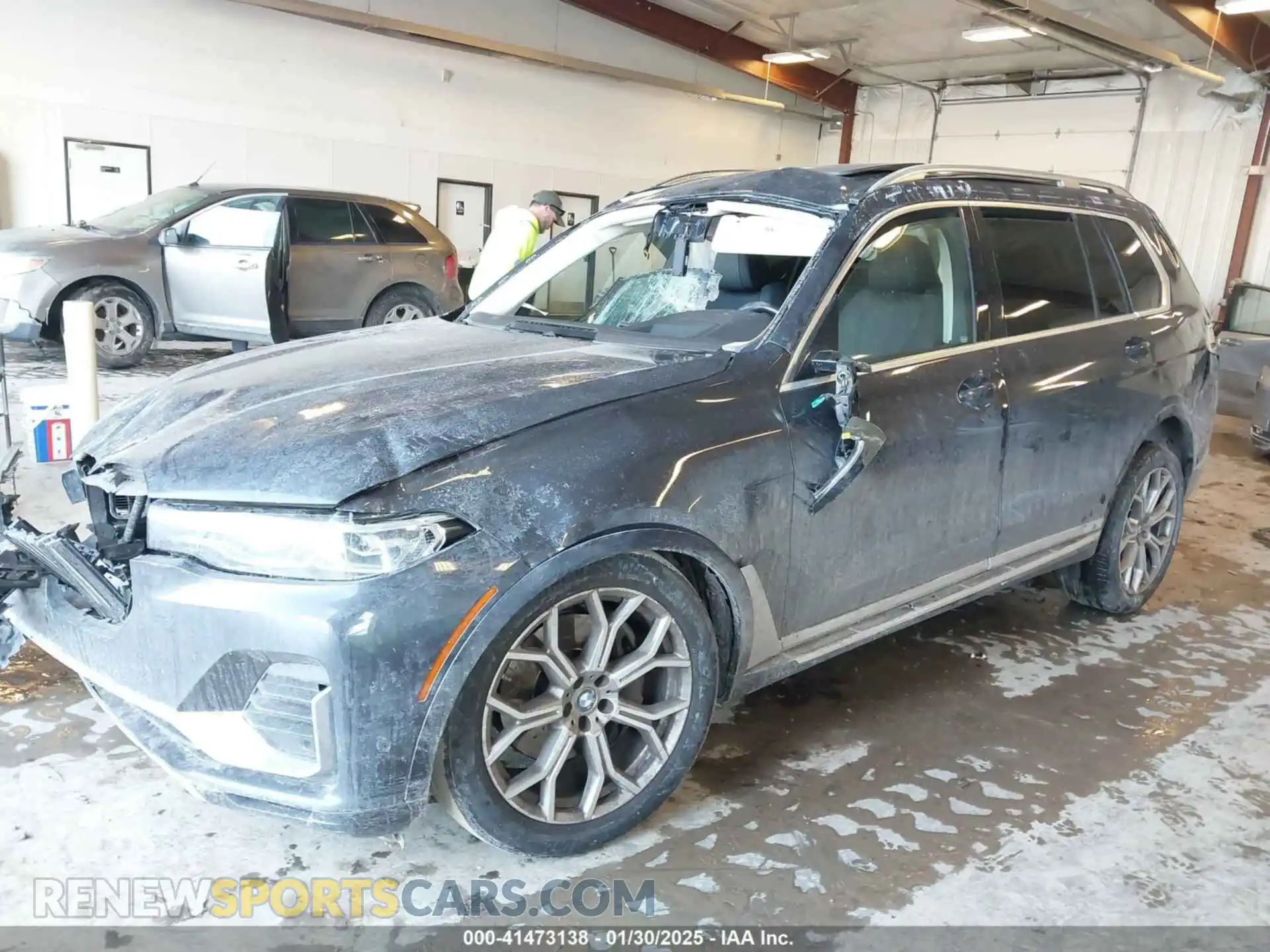 2 Photograph of a damaged car 5UXCW2C09M9E94039 BMW X7 2021