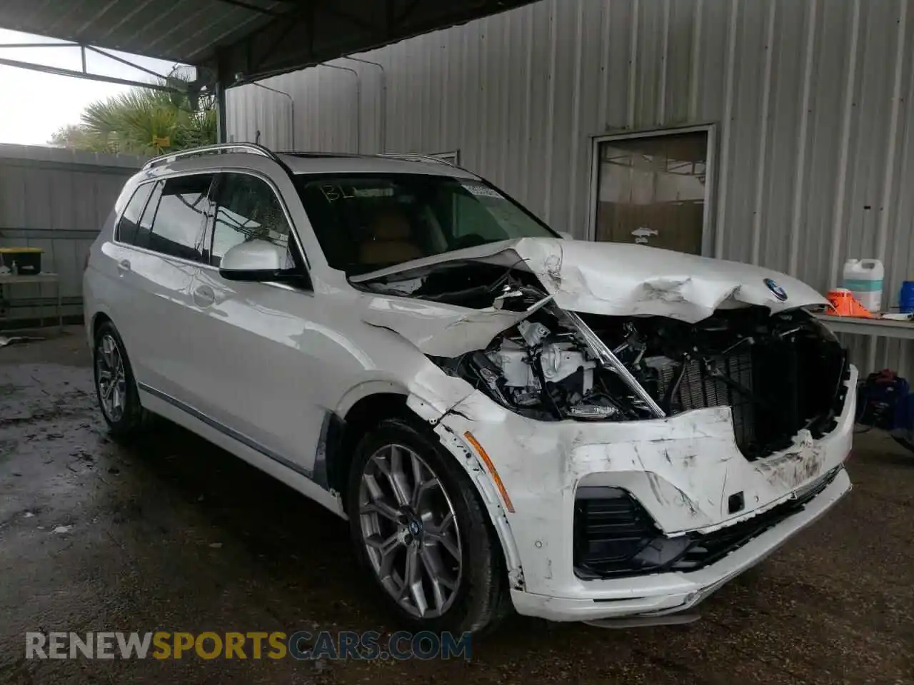 1 Photograph of a damaged car 5UXCW2C09M9H44959 BMW X7 2021