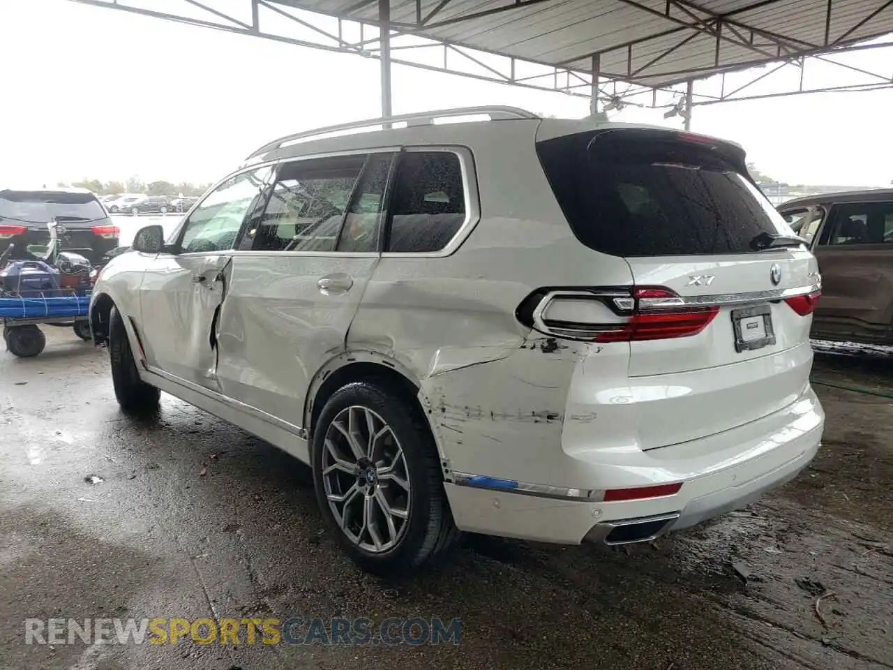 3 Photograph of a damaged car 5UXCW2C09M9H44959 BMW X7 2021