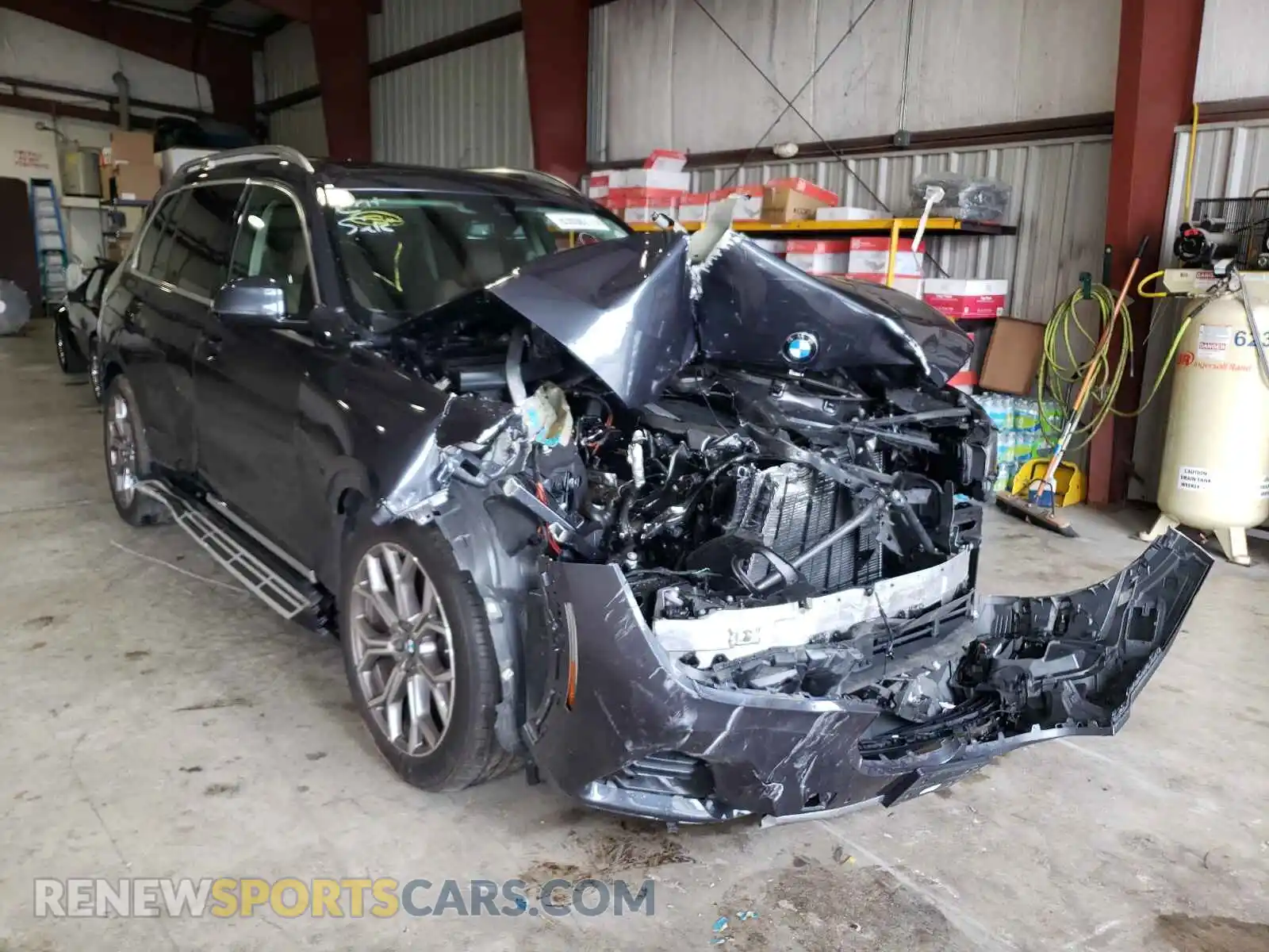1 Photograph of a damaged car 5UXCW2C0XM9E88699 BMW X7 2021