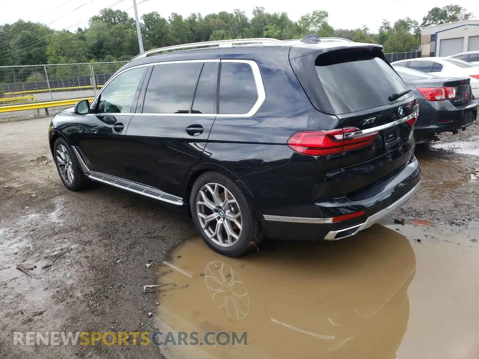 3 Photograph of a damaged car 5UXCW2C0XM9F67838 BMW X7 2021