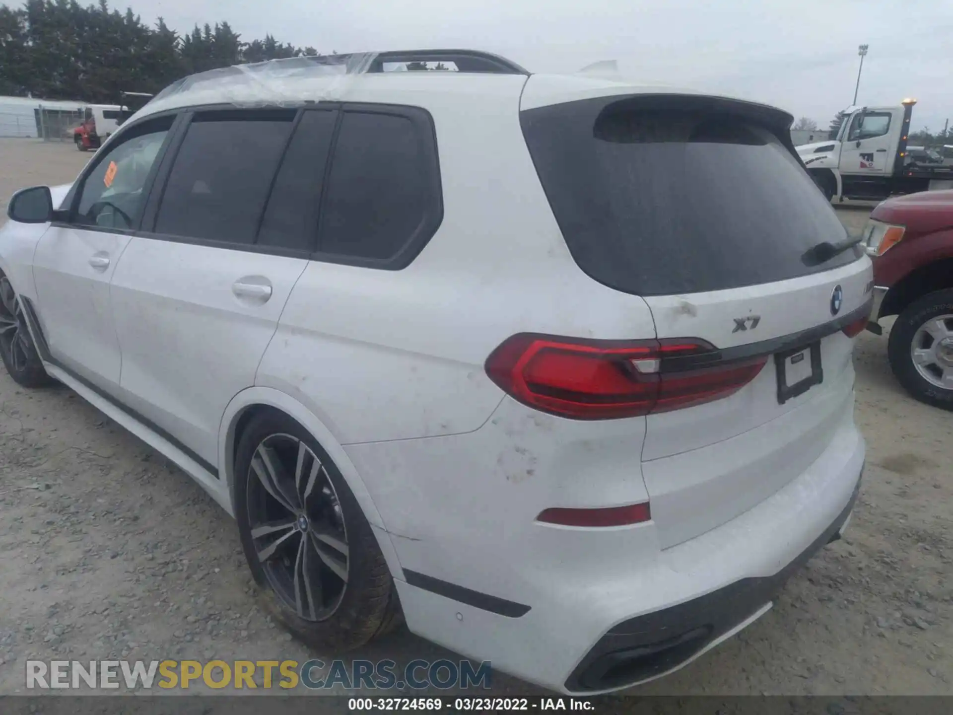3 Photograph of a damaged car 5UXCX6C00M9E62259 BMW X7 2021