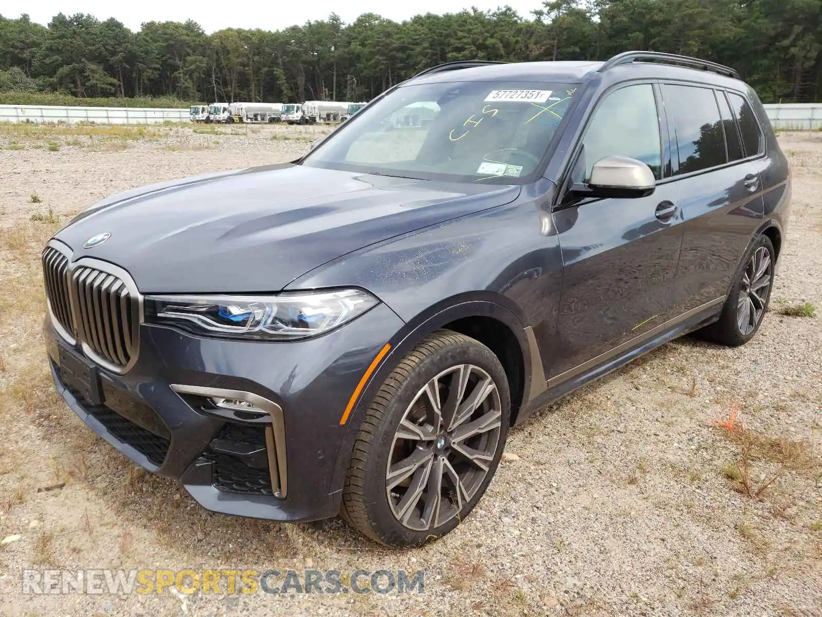 2 Photograph of a damaged car 5UXCX6C02M9G78095 BMW X7 2021