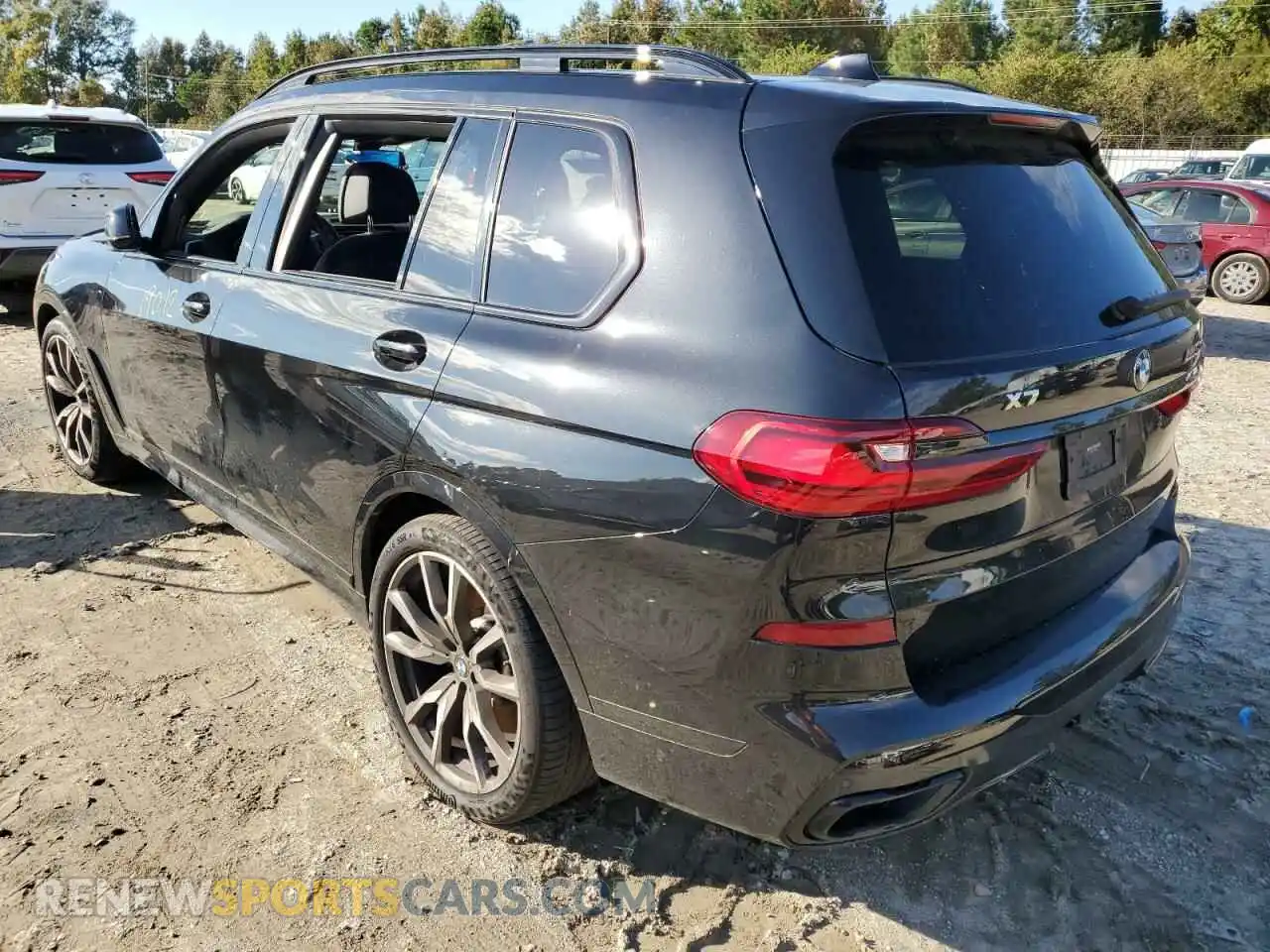3 Photograph of a damaged car 5UXCX6C03M9F56975 BMW X7 2021