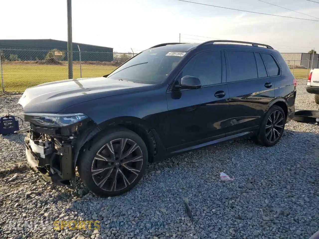 1 Photograph of a damaged car 5UXCX6C07M9H53745 BMW X7 2021