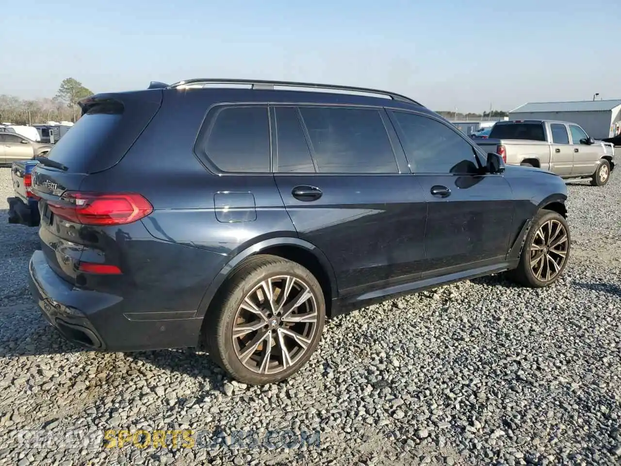 3 Photograph of a damaged car 5UXCX6C07M9H53745 BMW X7 2021