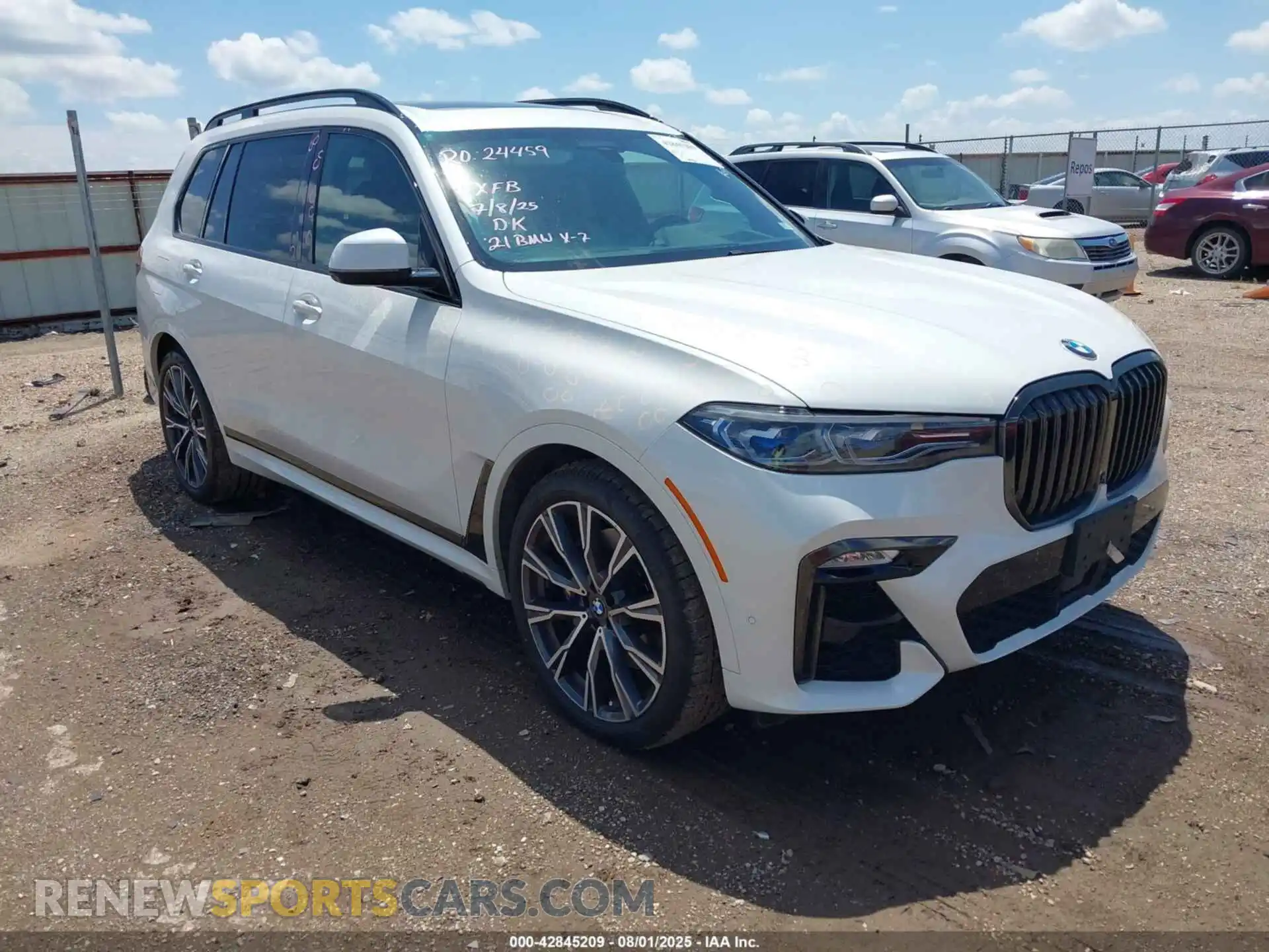 1 Photograph of a damaged car 5UXCX6C08M9F23597 BMW X7 2021