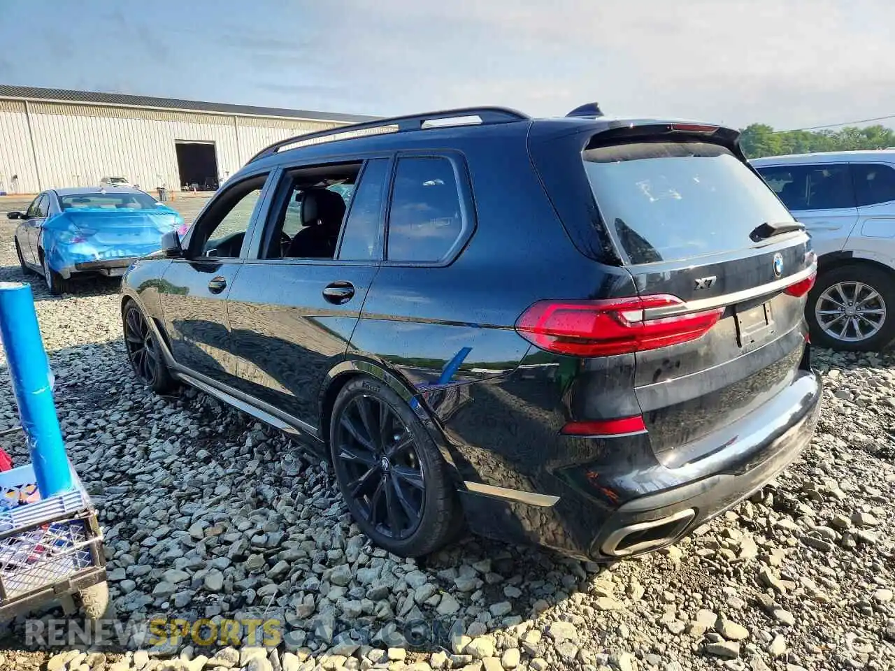 2 Photograph of a damaged car 5UXCX6C08M9F51514 BMW X7 2021