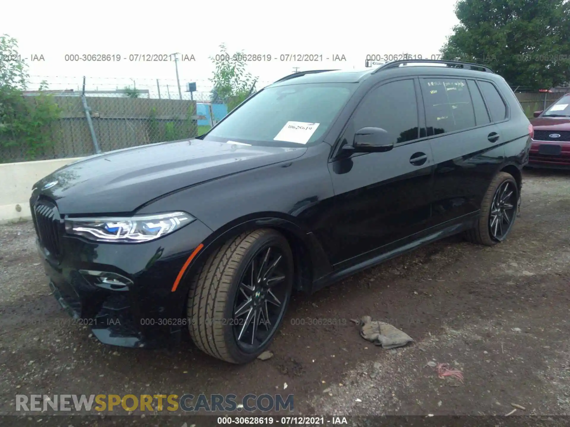 2 Photograph of a damaged car 5UXCX6C0XM9E05258 BMW X7 2021