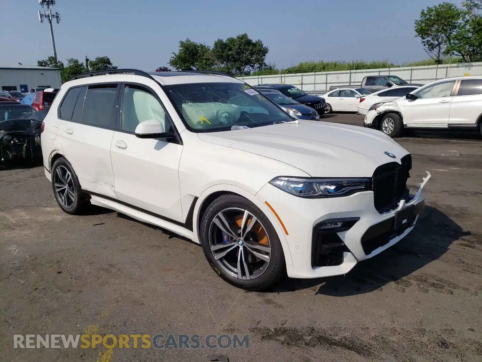1 Photograph of a damaged car 5UXCX6C0XM9E17667 BMW X7 2021