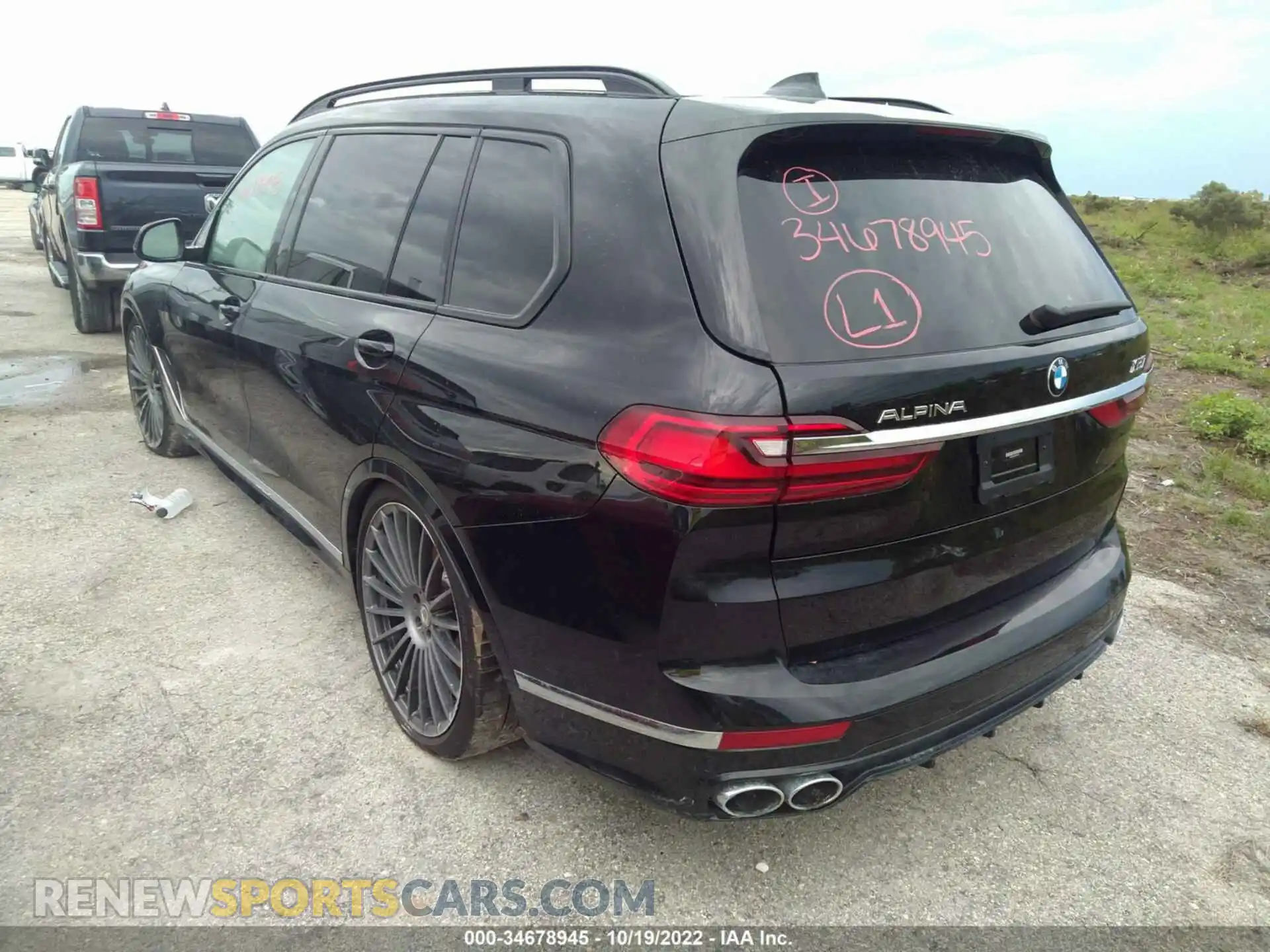 3 Photograph of a damaged car 5UXCX6C12M9F50738 BMW X7 2021
