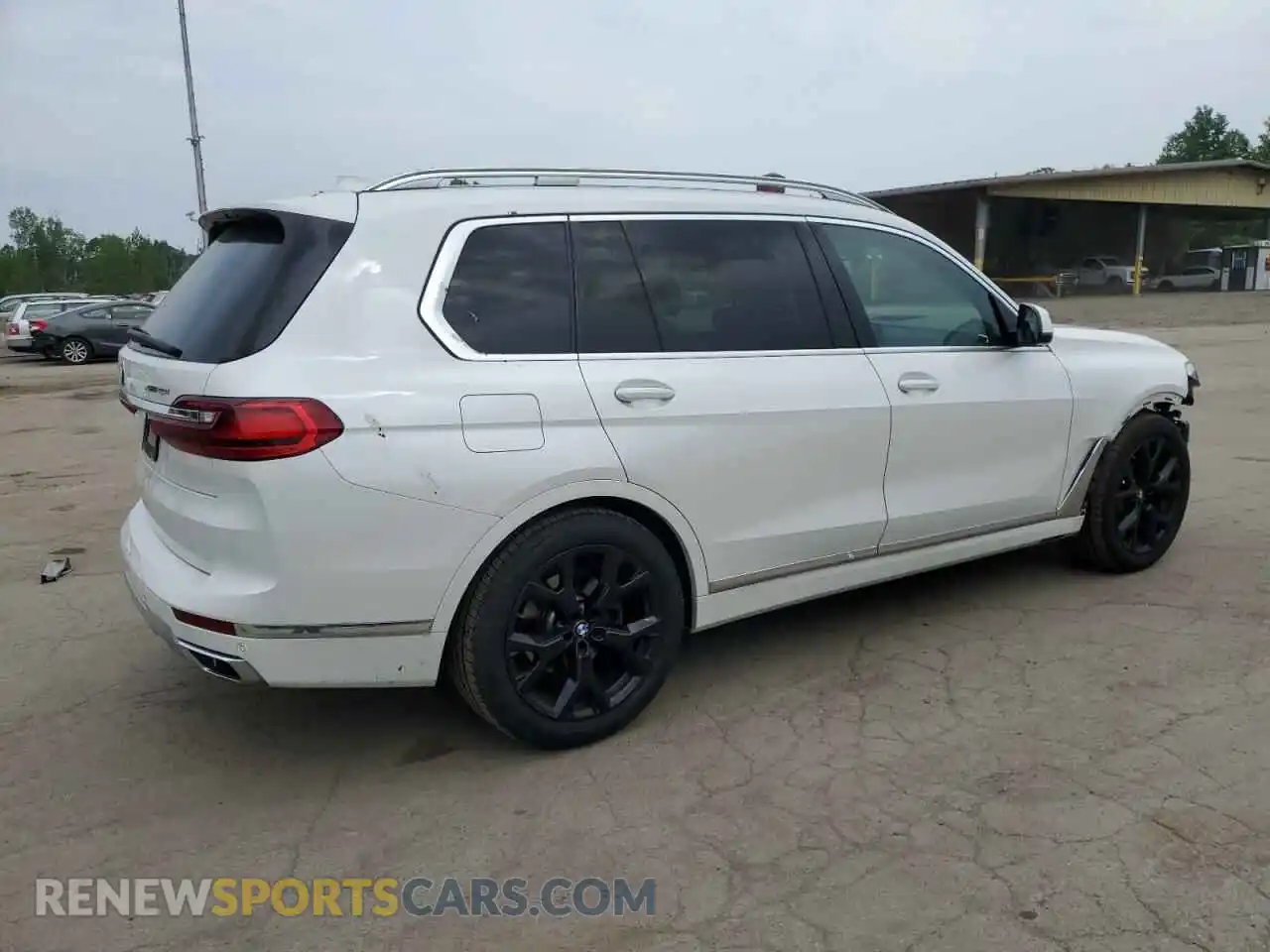 3 Photograph of a damaged car 5UXCW2C00N9K29220 BMW X7 2022