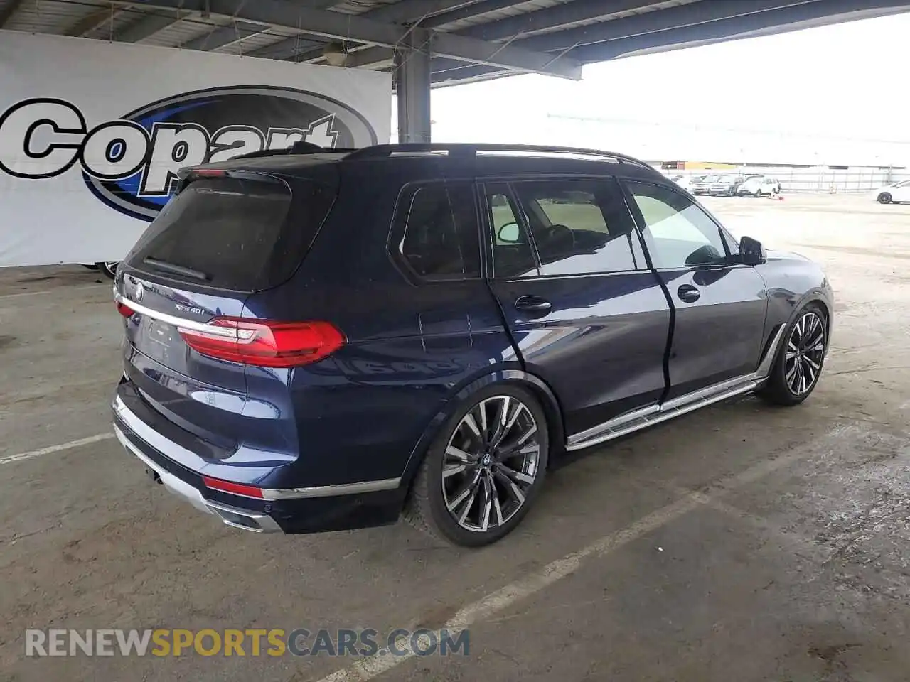 3 Photograph of a damaged car 5UXCW2C00N9K91250 BMW X7 2022