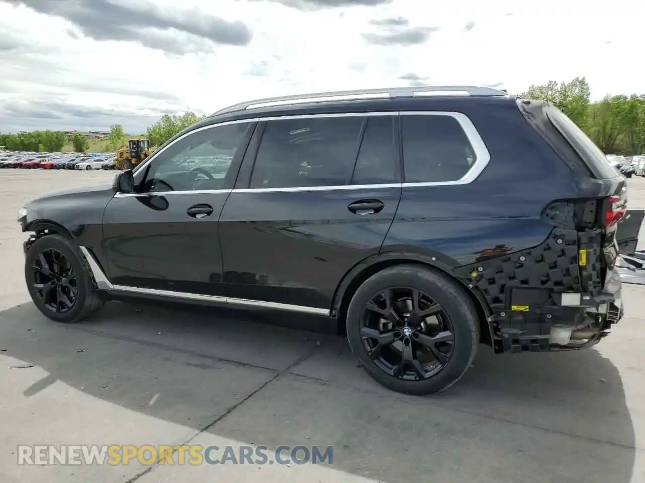 2 Photograph of a damaged car 5UXCW2C01N9J33094 BMW X7 2022