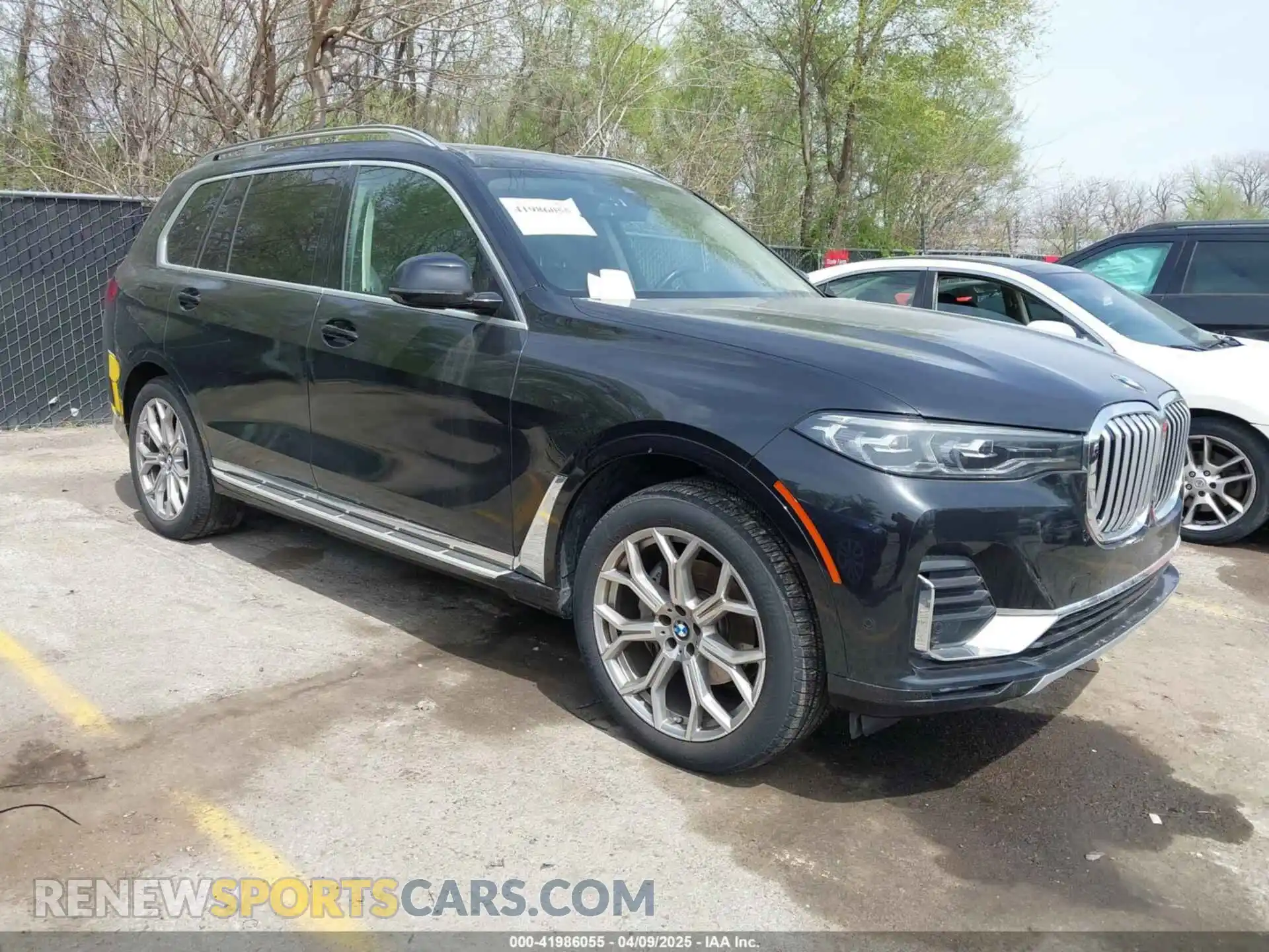 1 Photograph of a damaged car 5UXCW2C01N9L78767 BMW X7 2022