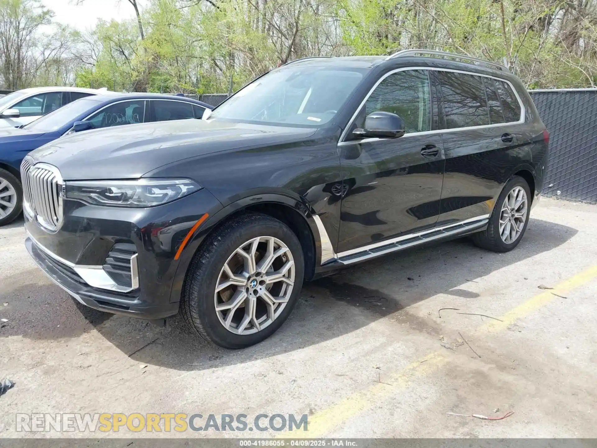 2 Photograph of a damaged car 5UXCW2C01N9L78767 BMW X7 2022