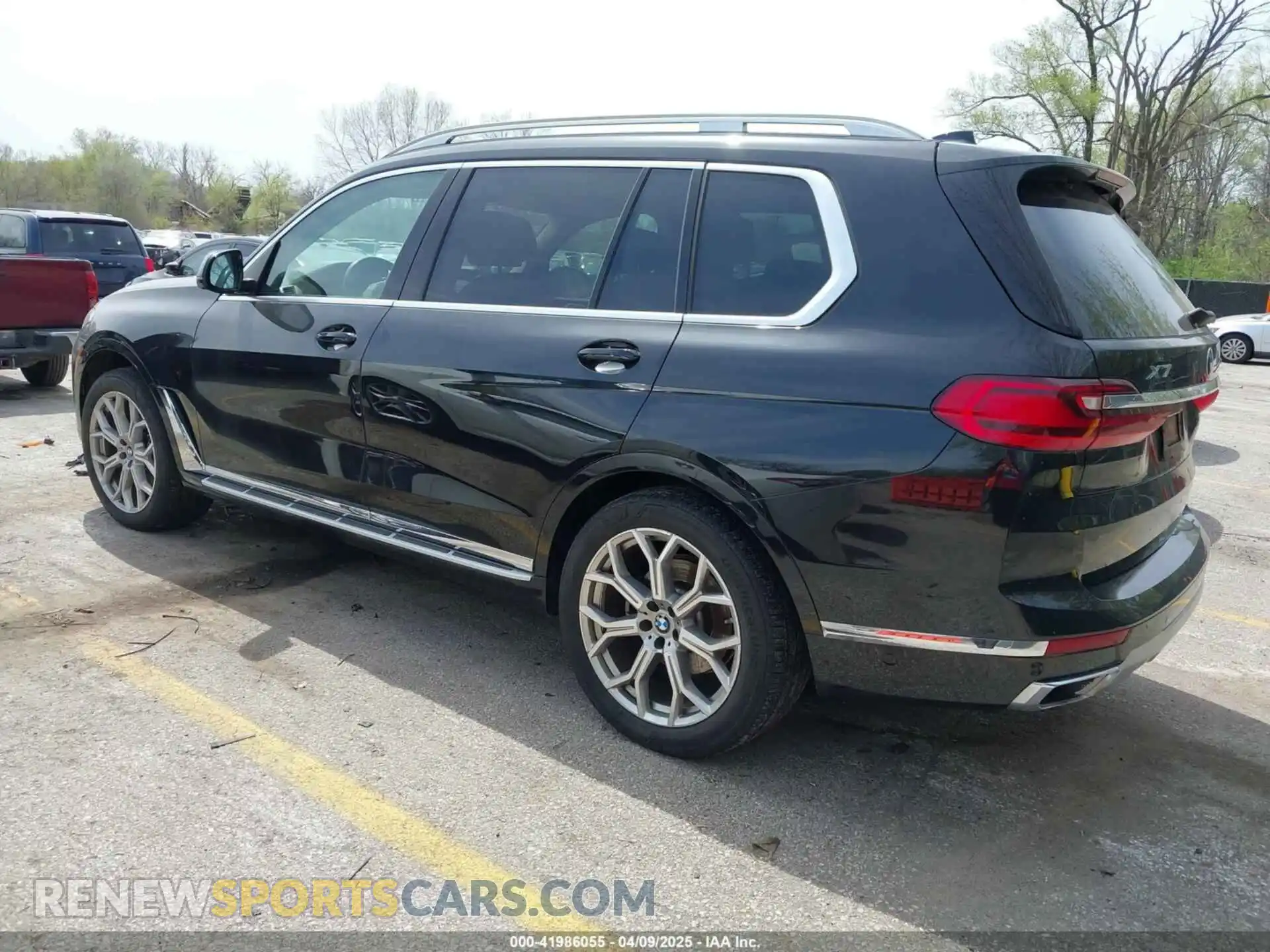 3 Photograph of a damaged car 5UXCW2C01N9L78767 BMW X7 2022