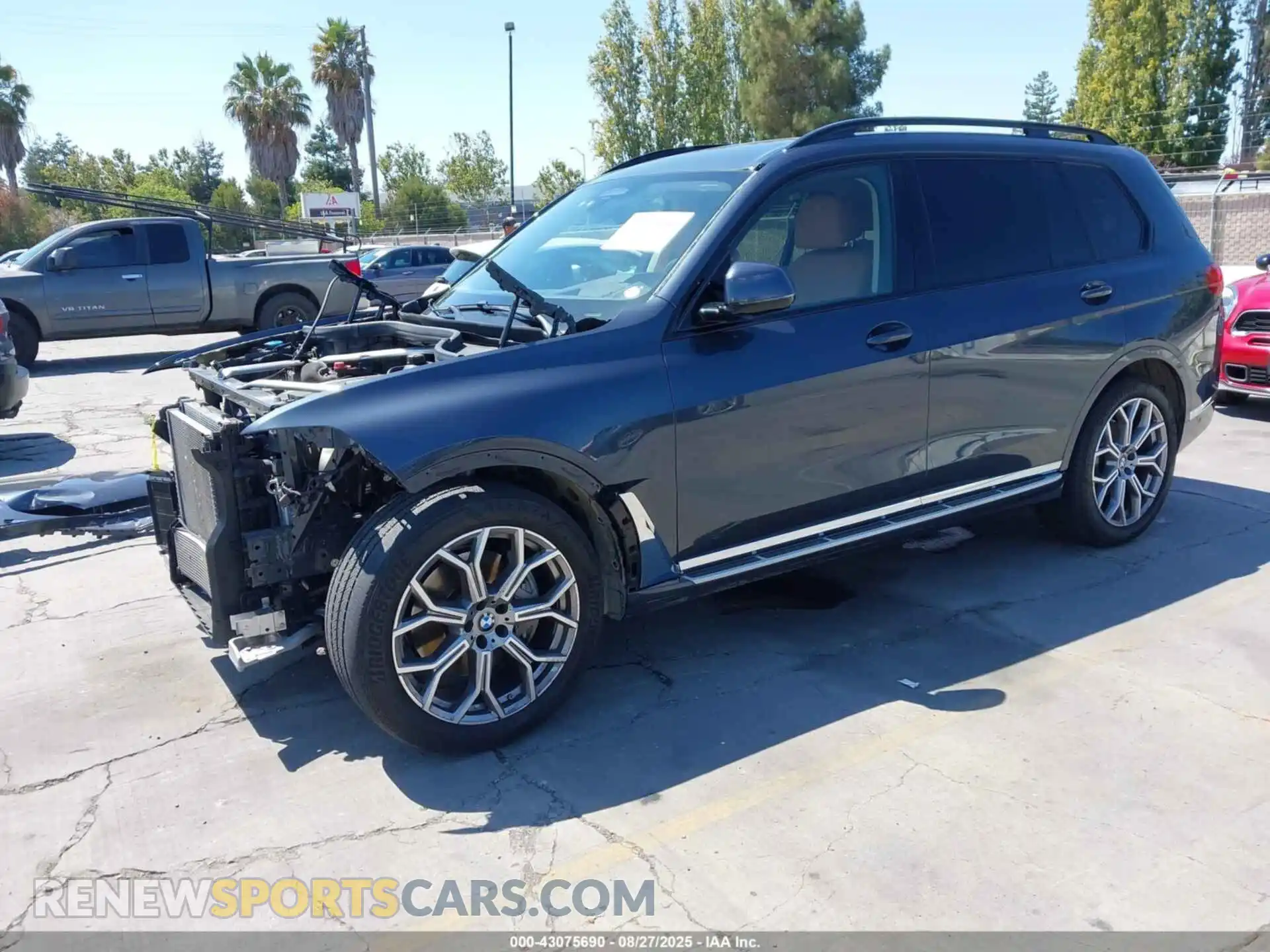 2 Photograph of a damaged car 5UXCW2C01N9M37851 BMW X7 2022