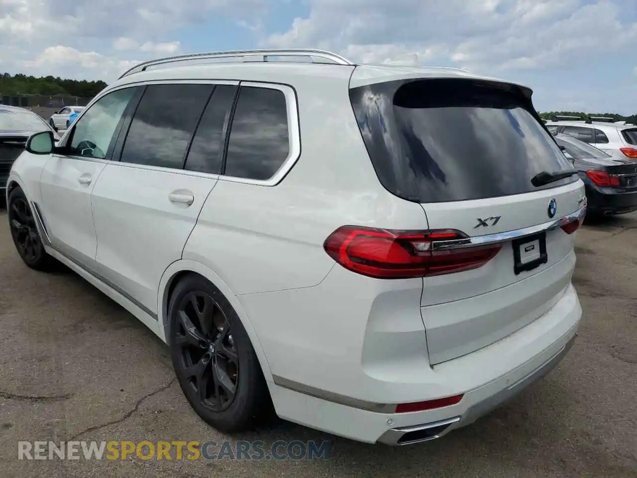 3 Photograph of a damaged car 5UXCW2C01N9M56903 BMW X7 2022