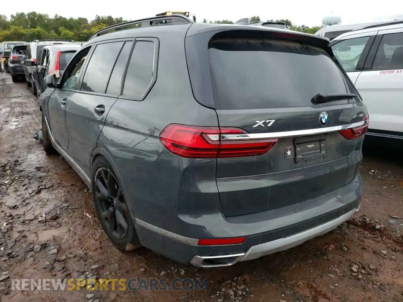 3 Photograph of a damaged car 5UXCW2C01N9N02732 BMW X7 2022