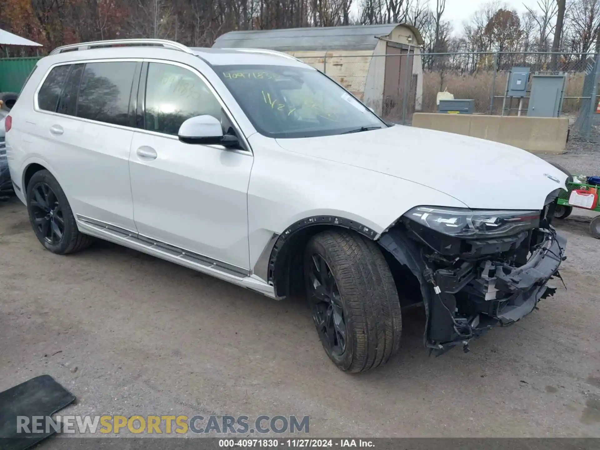 1 Photograph of a damaged car 5UXCW2C02N9K01273 BMW X7 2022