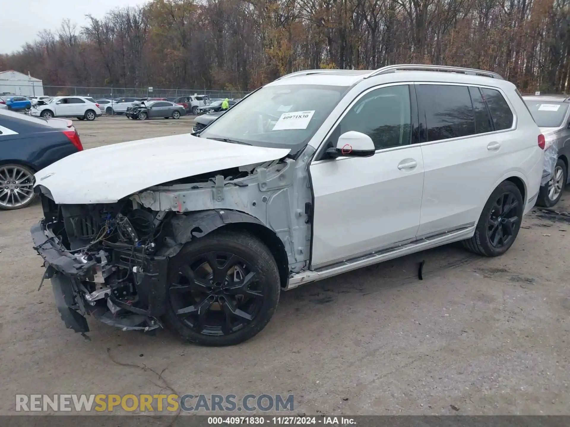 2 Photograph of a damaged car 5UXCW2C02N9K01273 BMW X7 2022