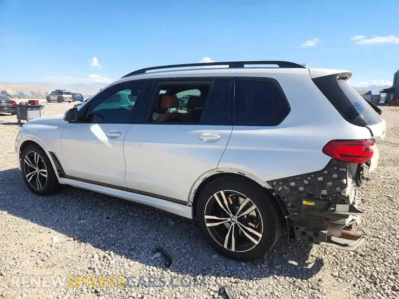 2 Photograph of a damaged car 5UXCW2C02N9K34757 BMW X7 2022